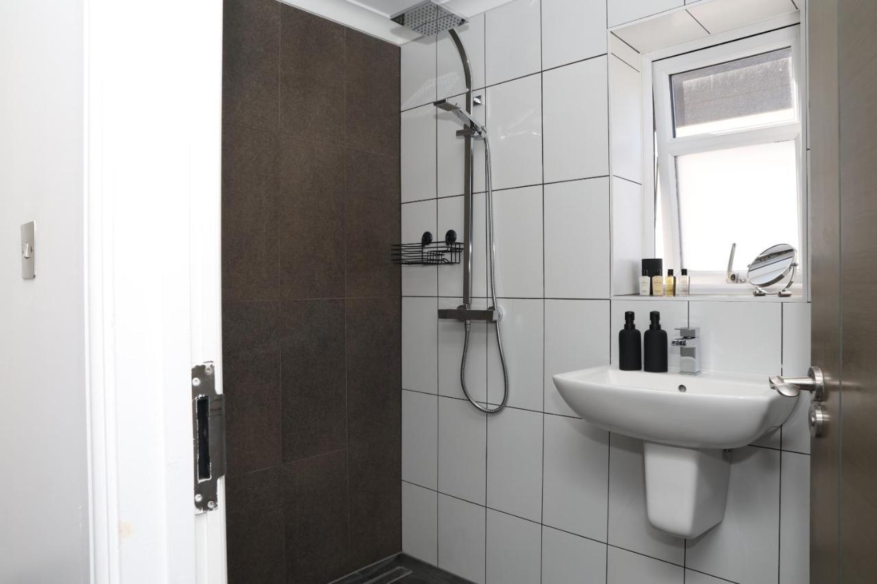 Watford Luxury 1 Bed Flat - Free Parking Διαμέρισμα Εξωτερικό φωτογραφία